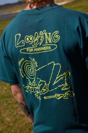 Camiseta looking for answers from NWHR