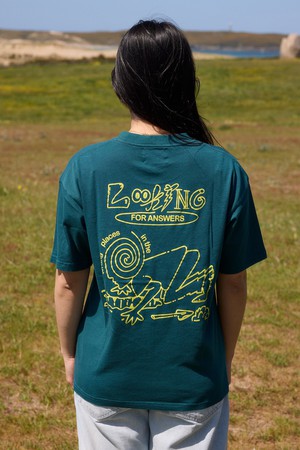 Camiseta looking for answers from NWHR