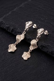 Sculpted Gilded Drop Earrings via organsk