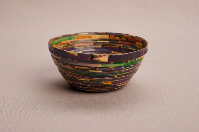 Small decorative bowl made of recycled paper "Njinja" from PEARLS OF AFRICA