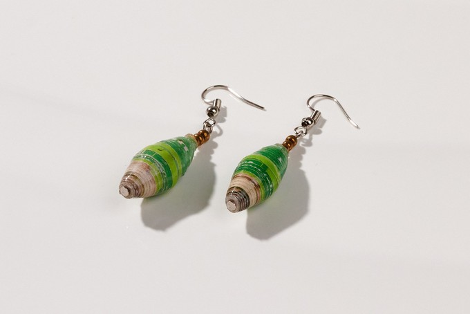 Paper pearl earrings "Happy Lupita" from PEARLS OF AFRICA