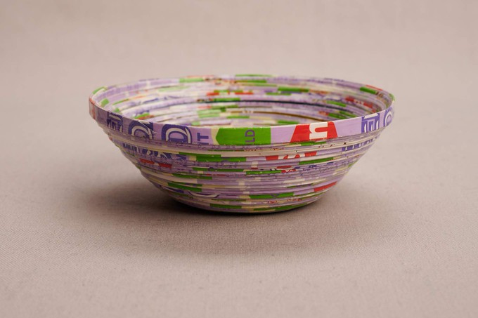 Medium-sized decorative bowl made of "Kitgum" recycled paper from PEARLS OF AFRICA