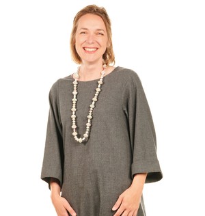 Long pearl necklace with large and small paper pearls "Muzungo Long" from PEARLS OF AFRICA