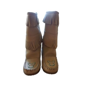 Mooshide Mukluks - Women Native Canadian Fringe Beaded Boots from Quetzal Artisan