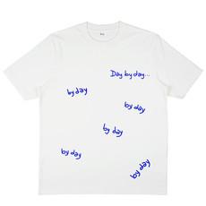 DAY BY DAY T-SHIRT via RAIZ
