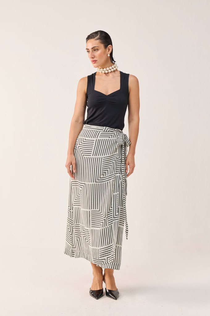 Regular Sweetheart Neck Top in Black from Reistor