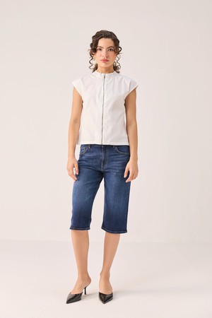 Front Zip Top in White from Reistor