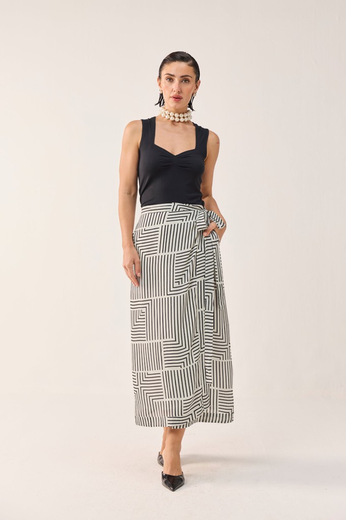 Regular Sweetheart Neck Top in Black from Reistor
