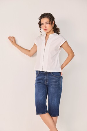 Front Zip Top in White from Reistor