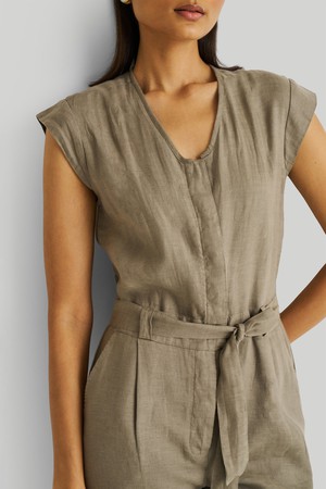 Evening Chai Jumpsuit in Olive from Reistor