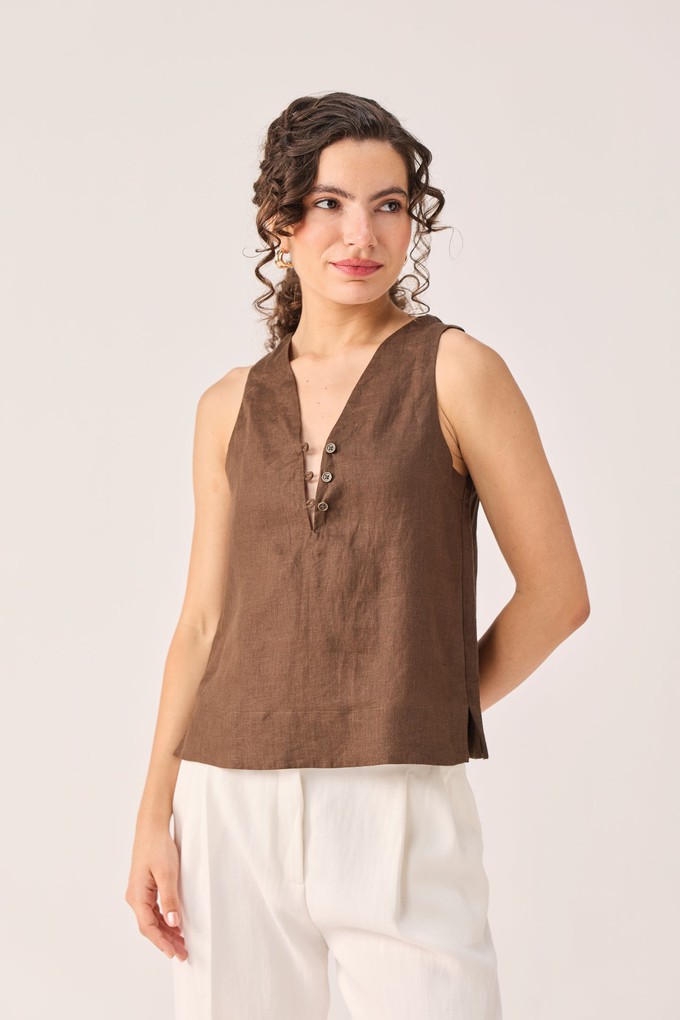 The Button Neck Top in Brown from Reistor