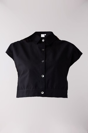 Oversized Crop Shirt in Black from Reistor