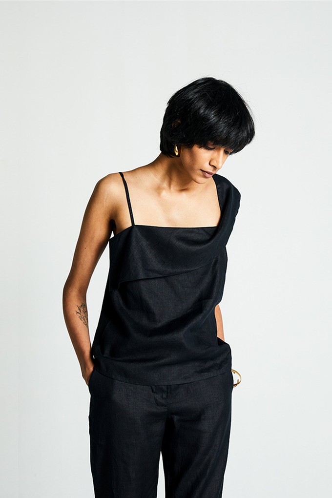 The Wandering Wave Top in Black from Reistor