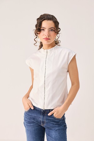 Front Zip Top in White from Reistor