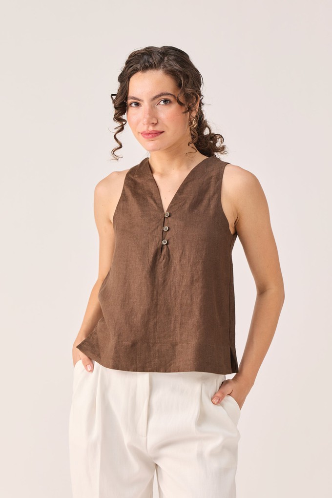 The Button Neck Top in Brown from Reistor