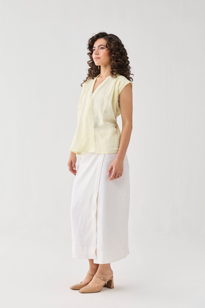 V-neck Overlap Top in Butter Lemon from Reistor