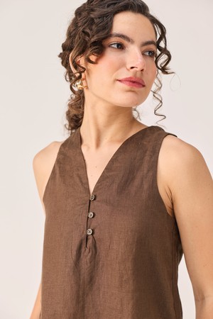 The Button Neck Top in Brown from Reistor