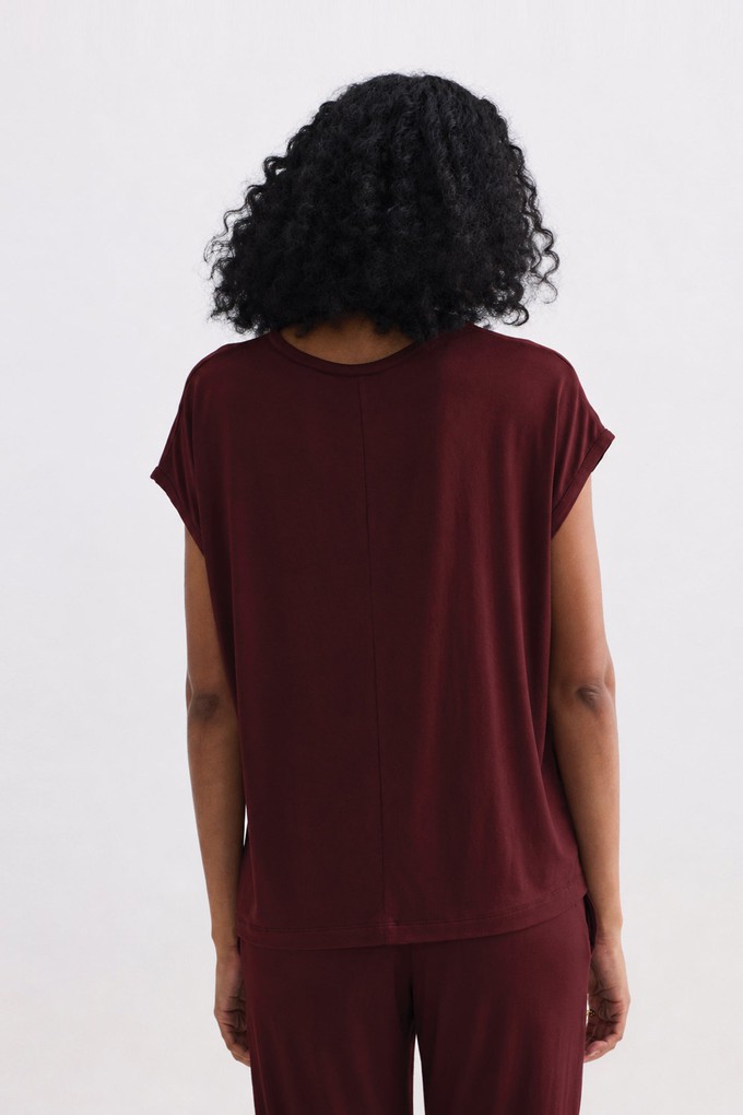 Relaxed Tee in Merlot from Reistor