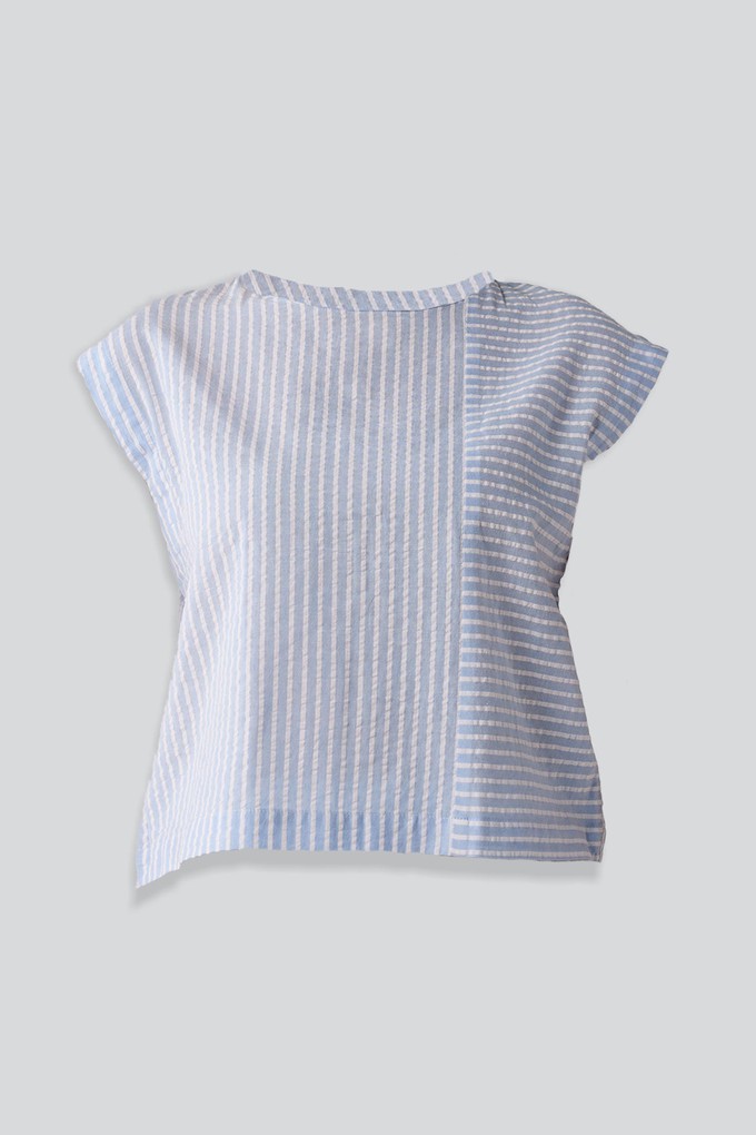 Button-Back Crew Neck Top in Blue Stripes from Reistor