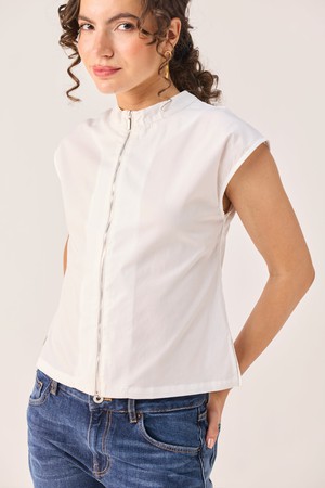 Front Zip Top in White from Reistor