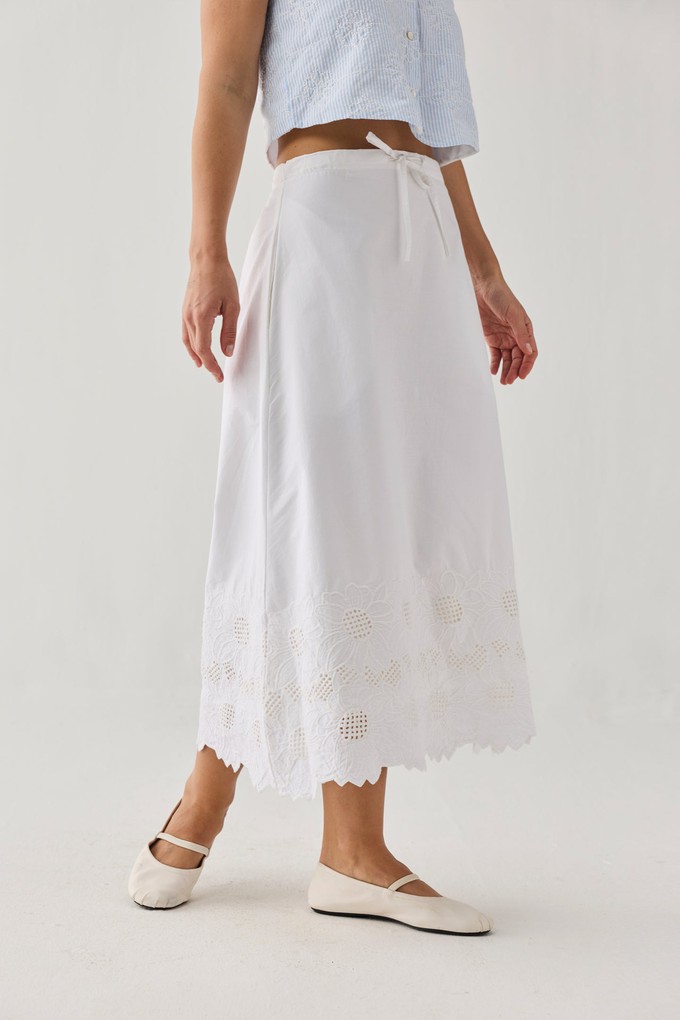 Embroidered Midi Skirt in White from Reistor