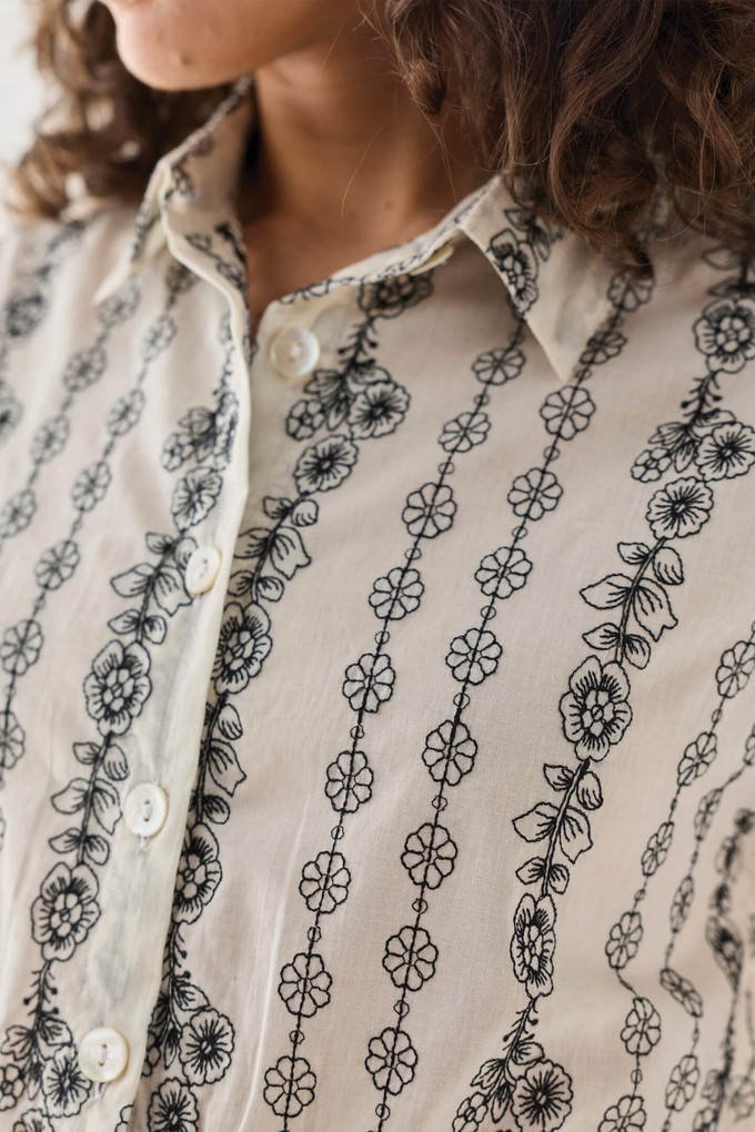 Oversized Crop Shirt with Floral Embroidery from Reistor
