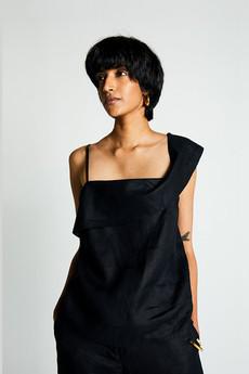 The Wandering Wave Top in Black via Reistor