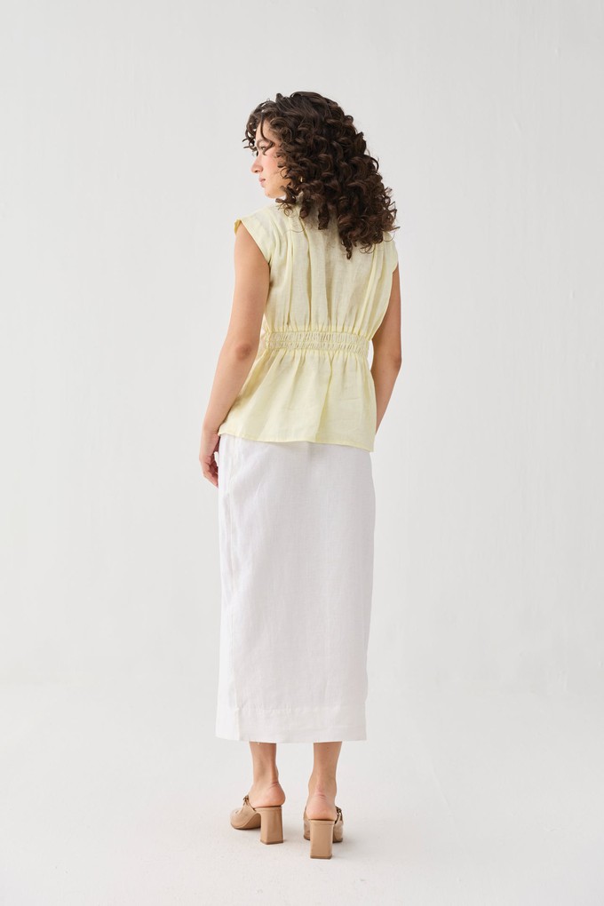 V-neck Overlap Top in Butter Lemon from Reistor