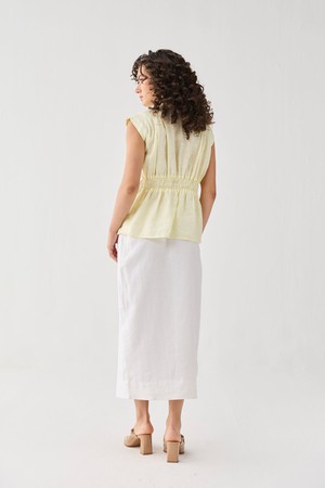 V-neck Overlap Top in Butter Lemon from Reistor