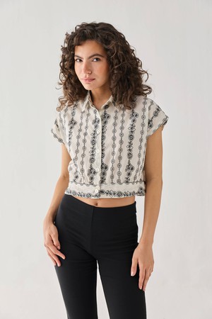 Oversized Crop Shirt with Floral Embroidery from Reistor