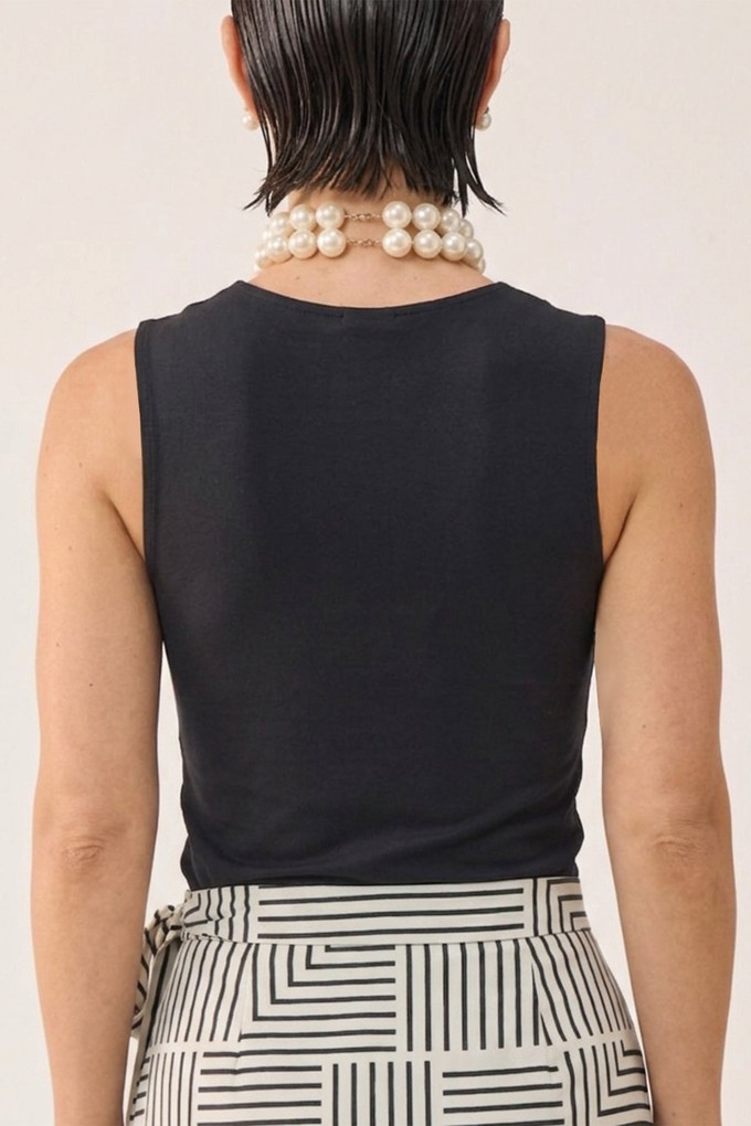 Regular Sweetheart Neck Top in Black from Reistor