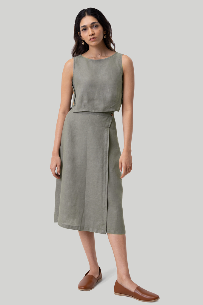 Overlap Midi Skirt in Dark Green from Reistor