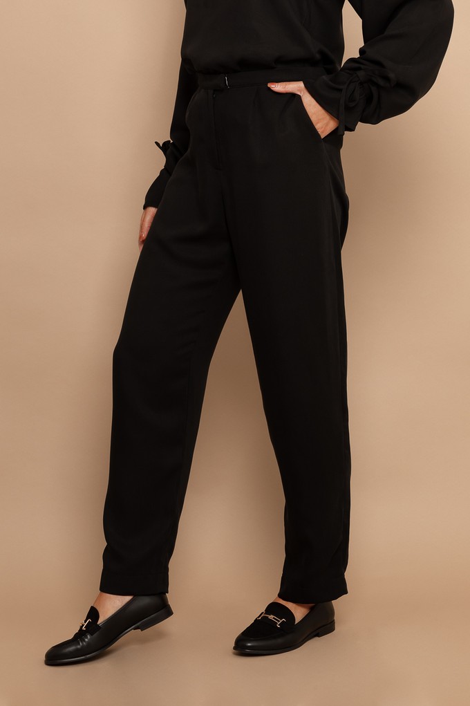 The Nina Suit Black from Roses & Lilies
