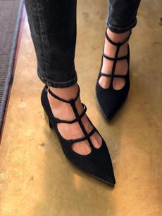 Pumps Wednesday Midi Black via Shop Like You Give a Damn