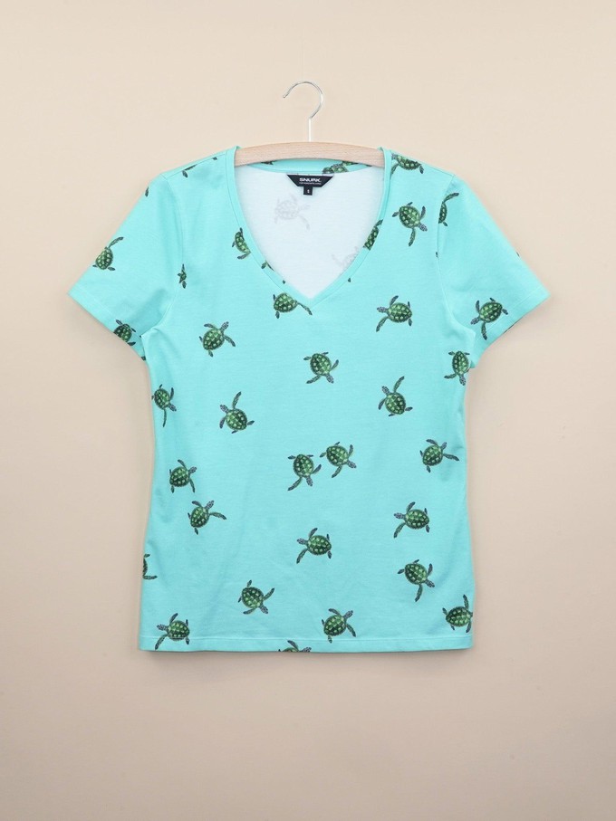 Sea Turtles V-neck T-shirt Women from SNURK