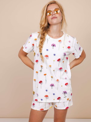 Bloom T-shirt Unisex from SNURK