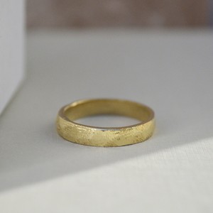 Textured wedding band chunky - Gold 14k from Solitude the Label