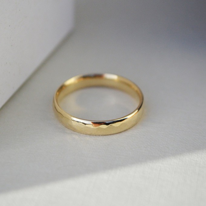 Textured wedding band chunky - Gold 14k from Solitude the Label
