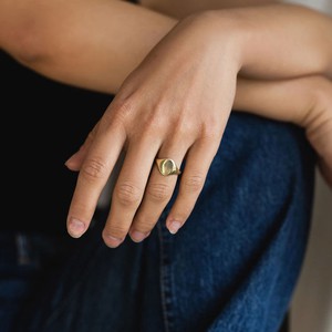 Oval signet Ring - Gold 14k from Solitude the Label