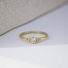 White diamond ring - Gold 14k via Solitude the Label