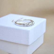 Flore Ring - Silver via Solitude the Label