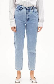 Mairaa Mom jeans fresh blue via Sophie Stone