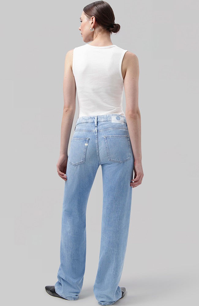 Loose Jamie Flow jeans from Sophie Stone