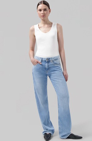 Loose Jamie Flow jeans from Sophie Stone