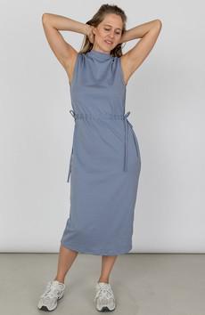 Midi dress blue via Sophie Stone