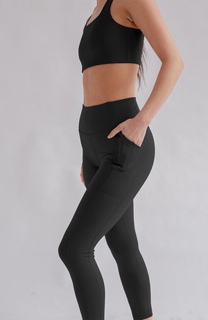 Compressive high-rise pocket leggings black from Sophie Stone