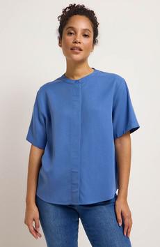 Blouse blue via Sophie Stone