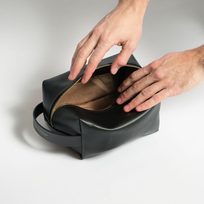 Classic Washbag S (Oleatex Edition) - Night Black from Souleway