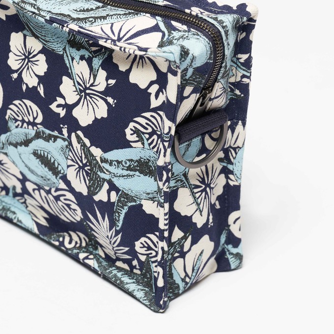 SbS Toiletry Bag M - The Sharks from Souleway