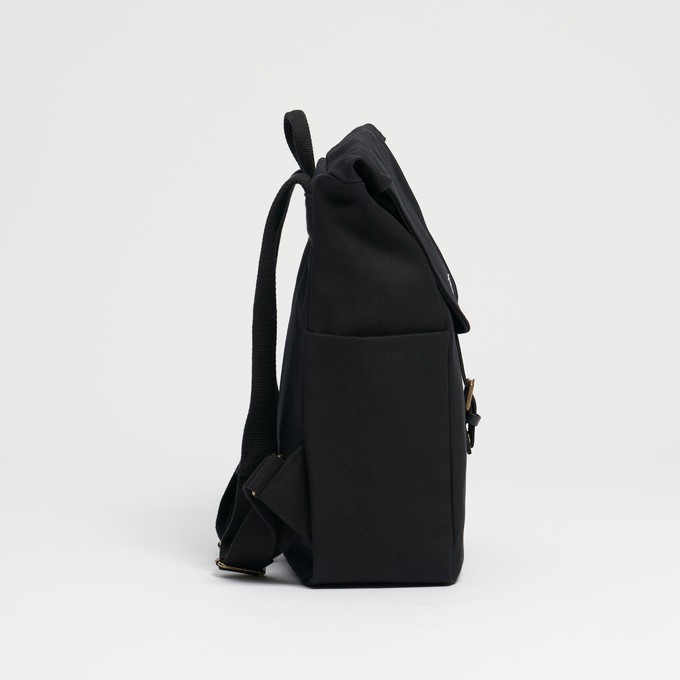 Classic Backpack L - Night Black from Souleway
